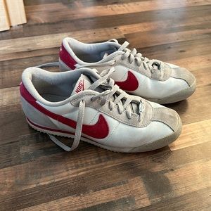 Vintage Suede Nike Cortez’